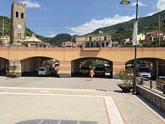 click to zoom Near the railway bridge in Monterosso (2 years after the flood), Italy